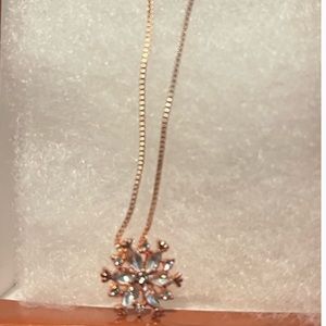 Rosegold Snowflake necklace
